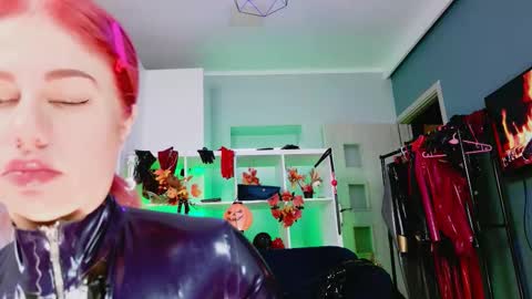 ella_kross online show from 10.09.25