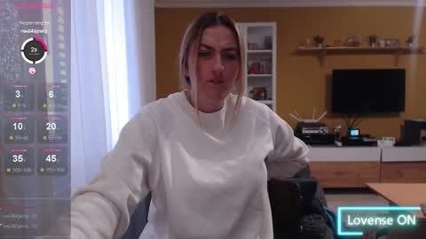 Snapshot of ella_max_live chatting on 10.07.25 Ella  Max online show from 10.07.25