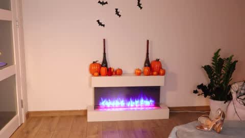 Ella online show from 10.26.25