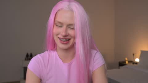 Ella online show from 04.09.26