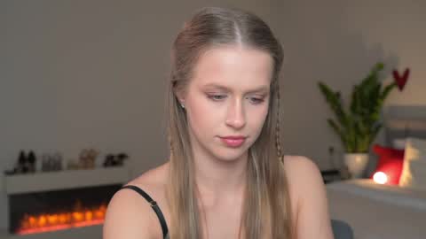 Ella online show from 04.17.26