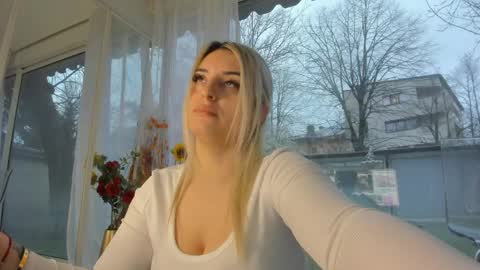 ella_vee online show from 03.31.26