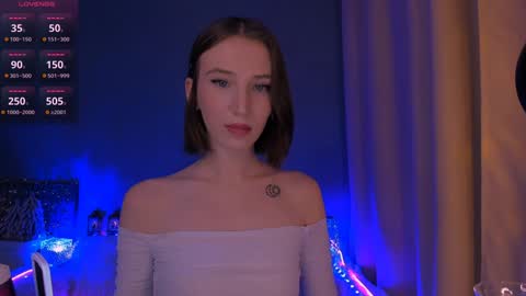 ellaamber online show from 01.03.25