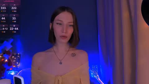 ellaamber online show from 03.10.25