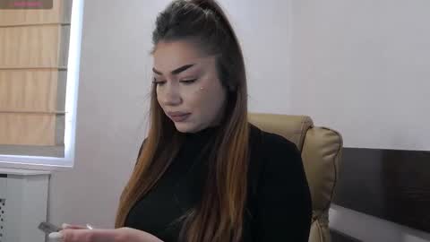 Ella online show from 03.25.26