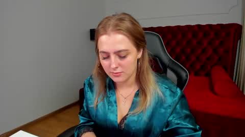 EllaBells online show from 07.17.26