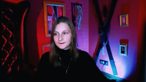 Snapshot of ellahorton chatting on 09.30.25 Ella online show from 09.30.25