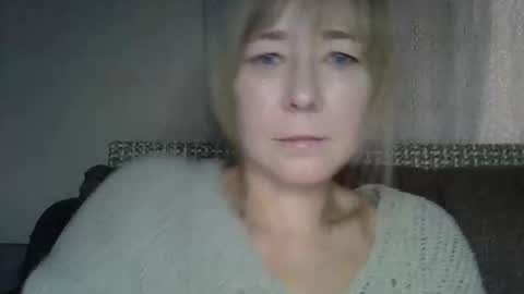 ellajohnsonx online show from 10.11.25