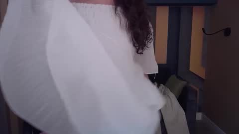 EllaLongs online show from 03.03.26