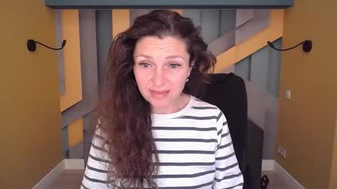 EllaLongs online show from 04.08.26