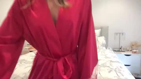 Ella online show from 05.04.26