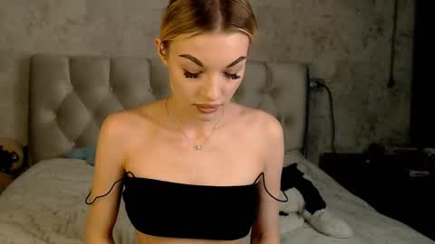 ellamilla online show from 02.25.26