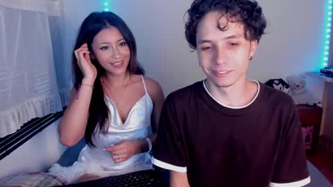 Snapshot of ellancain chatting on 03.08.25 Ella and Cain online show from 03.08.25