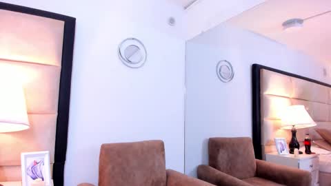 Ella Sanders online show from 03.05.26