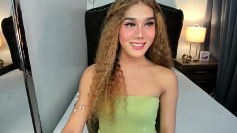 Snapshot of ellats_18 chatting on 12.02.24 Sophia online show from 12.02.24