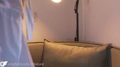 Snapshot of ellelure_ chatting on 07.17.26 Linda Restrepo online show from 07.17.26
