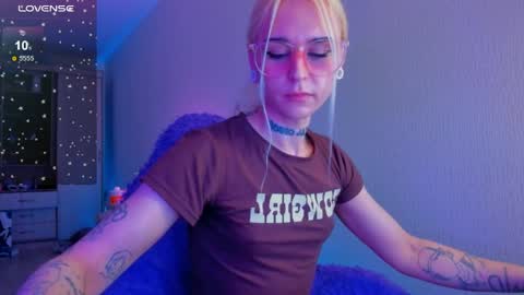 Ellie online show from 04.10.26