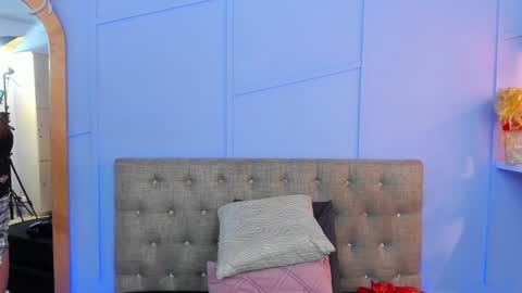 Snapshot of elli_taylor chatting on 12.28.24 Ellie Taylor online show from 12.28.24