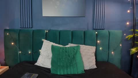 Snapshot of elli_taylor chatting on 12.31.24 Ellie Taylor online show from 12.31.24