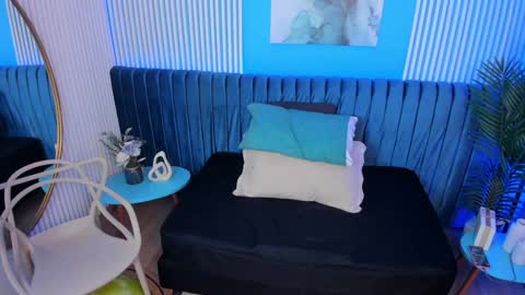 Snapshot of elli_taylor chatting on 01.31.25 Ellie Taylor online show from 01.31.25