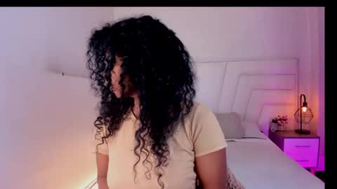 Snapshot of ellie_alves chatting on 02.24.25 Ellie online show from 02.24.25