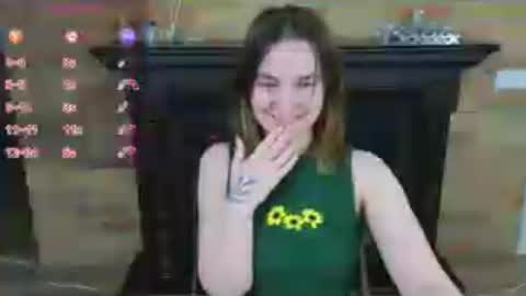 Snapshot of ellie_babyy chatting on 06.13.26 Ellie online show from 06.13.26