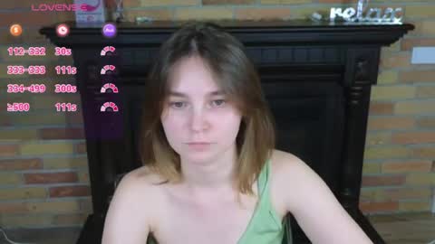 Snapshot of ellie_babyy chatting on 06.14.26 Ellie online show from 06.14.26