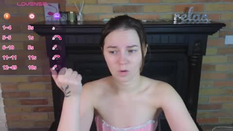Snapshot of ellie_babyy chatting on 07.26.26 Ellie online show from 07.26.26