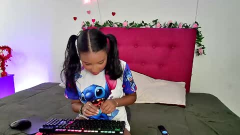ellie_cute7 online show from 05.19.26