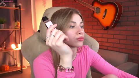 elliecutes online show from 05.04.26
