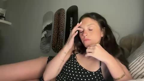 Ellie Harts online show from 05.07.26