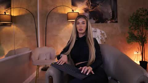 Ellie online show from 11.30.25