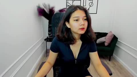 Snapshot of ellievensda chatting on 09.18.25 ellievensda online show from 09.18.25