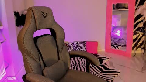 Elin online show from 02.14.26