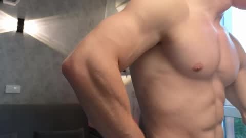 elliot_muscle04 online show from 05.29.26