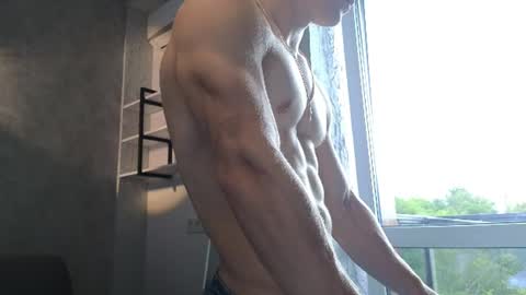 Snapshot of elliot_muscle04 chatting on 07.26.26 elliot_muscle04 online show from 07.26.26