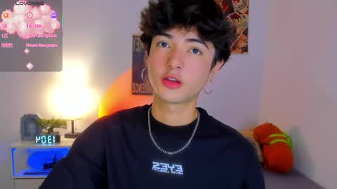 Snapshot of elliotvolkov chatting on 04.30.26 elliotvolkov online show from 04.30.26