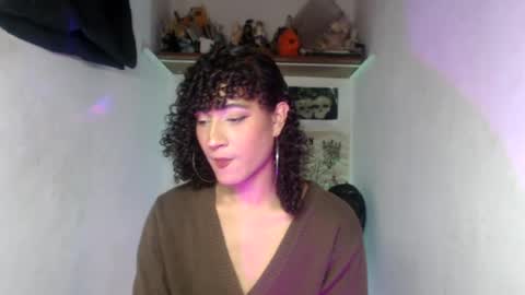 Snapshot of ellis_flowers chatting on 07.25.26 . online show from 07.25.26