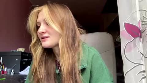 Snapshot of ellisbreslauer chatting on 06.17.26 Jenny online show from 06.17.26