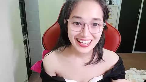 Snapshot of ellsa9x chatting on 09.16.25 ellsa9x online show from 09.16.25