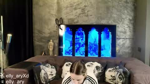 Snapshot of elly_ary chatting on 02.01.26 elly_ary online show from 02.01.26