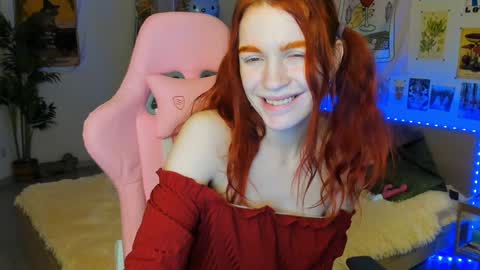 Snapshot of elly_milas chatting on 12.16.24 Elly     Fansly  online show from 12.16.24