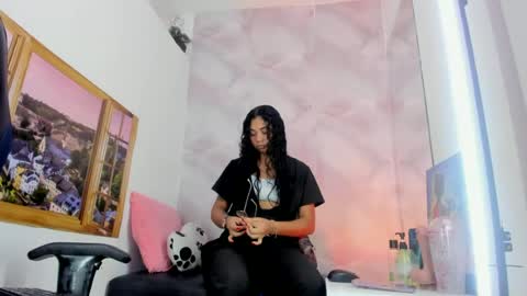 Snapshot of ellybloom chatting on 06.15.26 ellybloom online show from 06.15.26