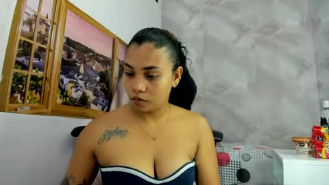Snapshot of ellybloom chatting on 06.21.26 ellybloom online show from 06.21.26