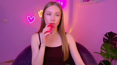  Elly  online show from 05.31.26