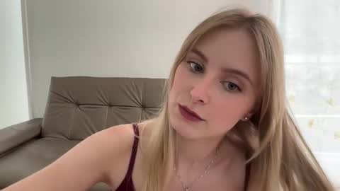 Snapshot of ellykeyofficial chatting on 05.18.26 ellykeyofficial online show from 05.18.26