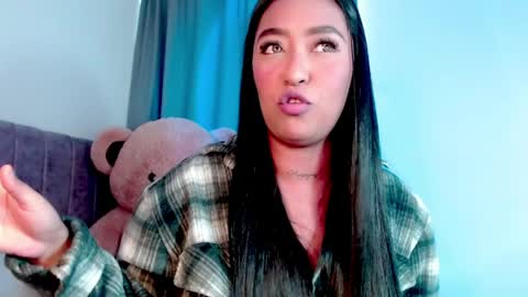Snapshot of ellylovee chatting on 05.16.26 Elly online show from 05.16.26