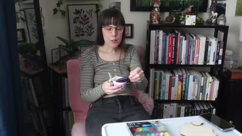 Elly Naomi online show from 02.06.26