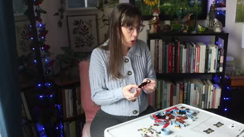 Elly Naomi online show from 03.06.26