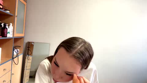 Elly online show from 07.20.26